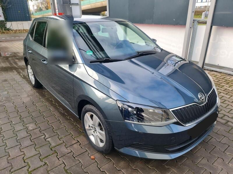 Grau Gebraucht 2017 Skoda Fabia Ambition Kleinwagen | 9.900 € (Guter Preis) - Bild 1/4