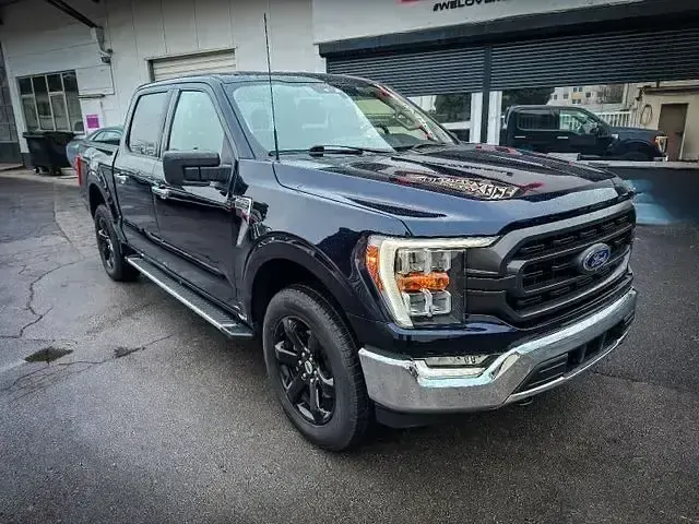 Gebraucht Ford F-150 XLT 405 PS (297 kW) 2022 Antimatter blue met. (metallic) Pickup