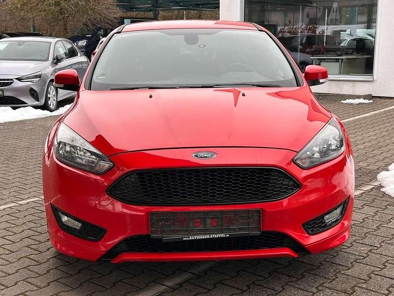 Gebraucht Ford Focus ST-Line 140 PS (102 kW) 2018 Racerot Kombi