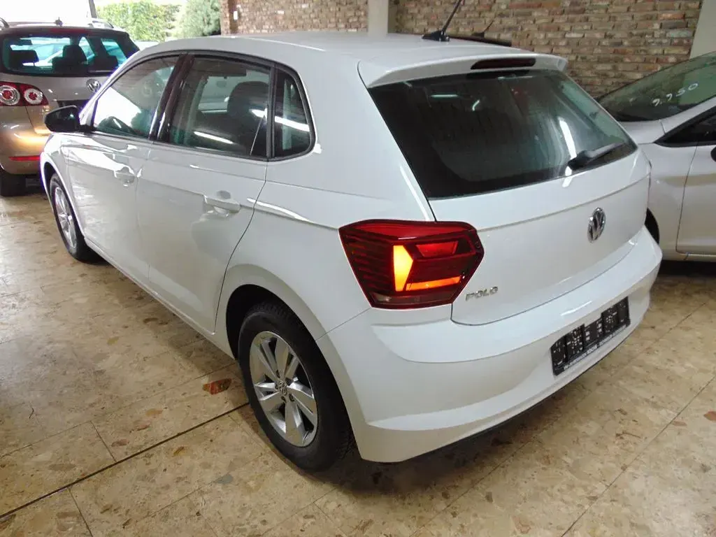 Gebraucht VW Polo Comfortline 95 PS (69 kW) 2019 Weiß Kleinwagen