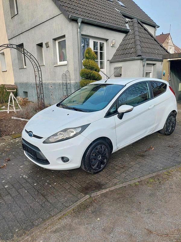 Gebraucht Ford Fiesta 60 PS (44 kW) 2008 Weiß Kleinwagen