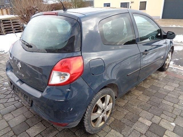 Gebraucht Renault Clio III 75 PS (55 kW) 2012 Grau Kleinwagen