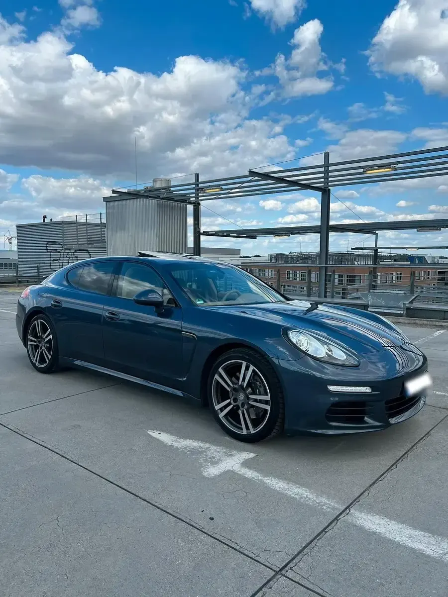 Gebraucht Porsche Panamera Diesel 250 PS (183 kW) 2013 Blau Kleinwagen