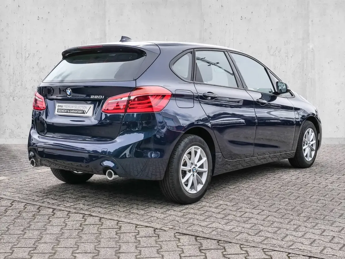 Gebraucht BMW 220 Advantage 192 PS (141 kW) 2018 Blau Van / Kleinbus