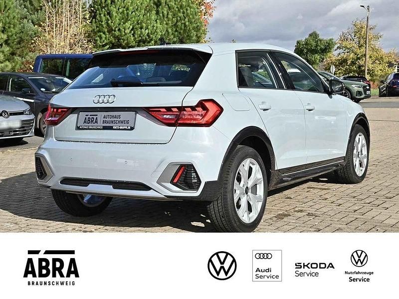 Gebraucht Audi A1 Basis 116 PS (85 kW) 2024 Pfeilgrau perleffekt Kleinwagen