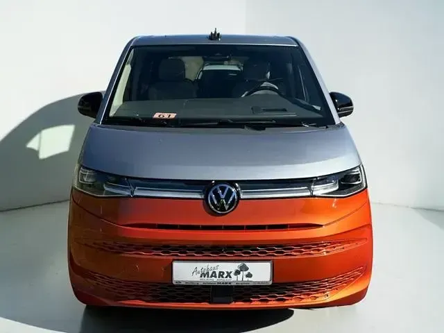 Usata VW Multivan Style 218 CV (160 kW) 2021 Arancione Monovolume