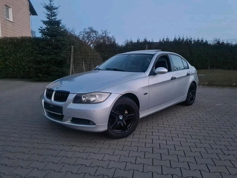 Gebraucht BMW 320 150 PS (110 kW) 2005 Silber Limousine