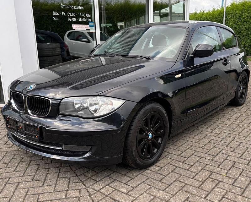 Saphirschwarz Gebraucht 2011 BMW 116 Advantage Kleinwagen | 4.200 € (Fairer Preis) - Bild 1/4