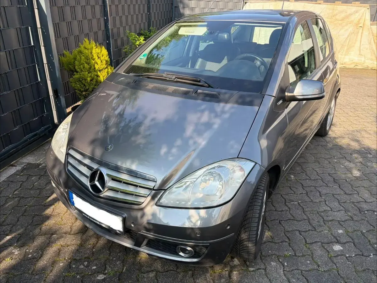Gebraucht Mercedes A180 Avantgarde 109 PS (80 kW) 2010 Grau Kleinwagen