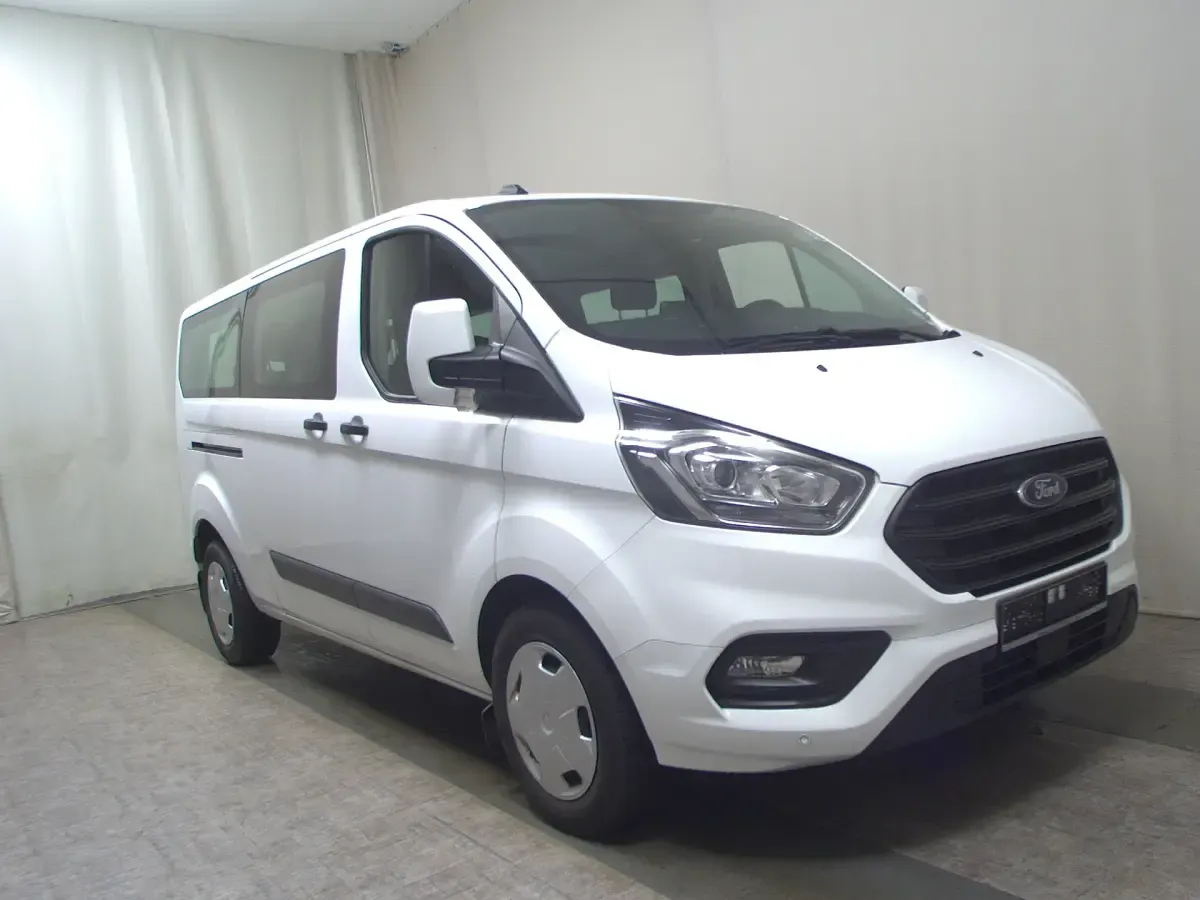 Gebraucht Ford Transit Custom Titanium 150 PS (110 kW) 2023 Weiss Kombi
