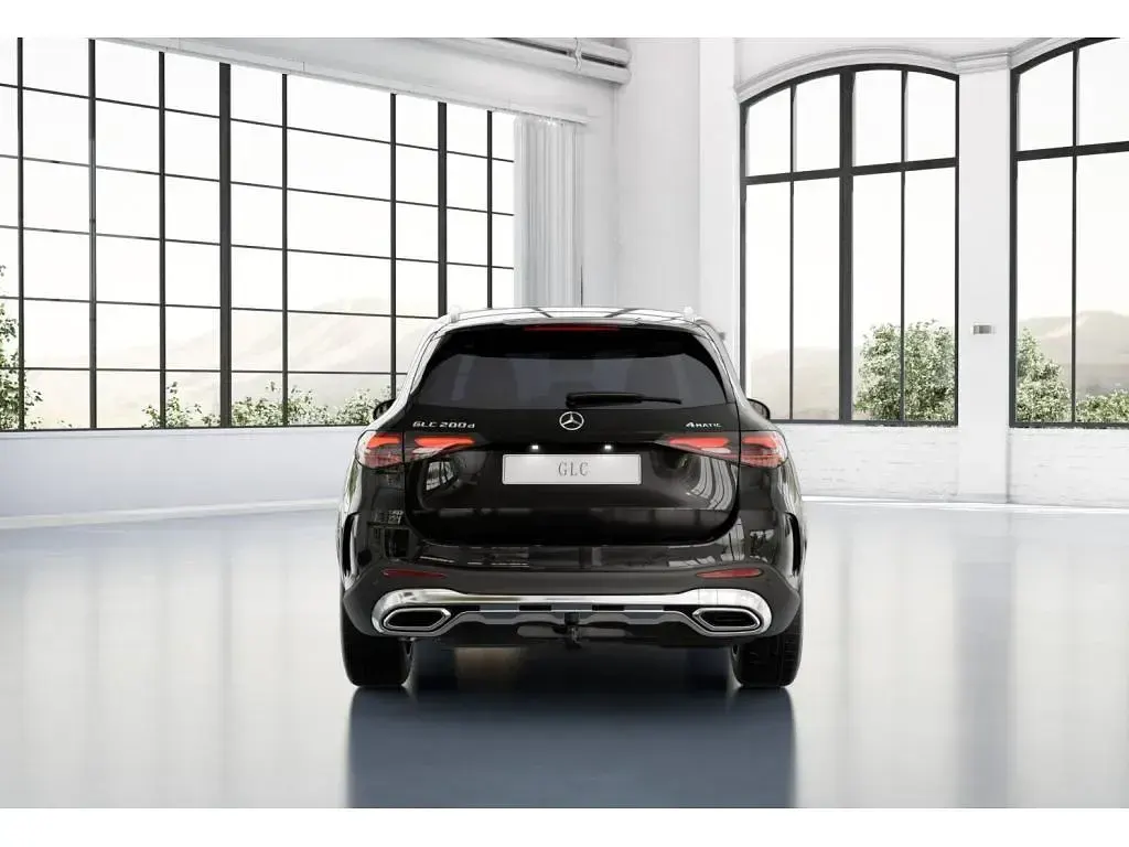 Gebraucht Mercedes GLC200 AMG 163 PS (119 kW) 2026 Metalliclack obsidianschwarz met SUV