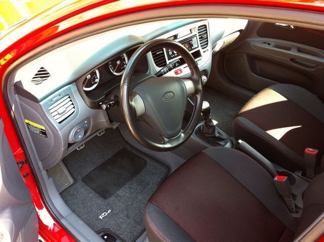 Gebraucht Kia Rio EX 132 PS (97 kW) 2006 Rot metallic Kleinwagen