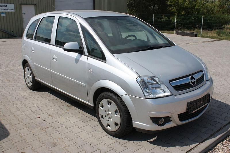 Silber Gebraucht 2006 Opel Meriva Edition Van / Kleinbus | 4.800 € (Teuer) - Bild 1/4