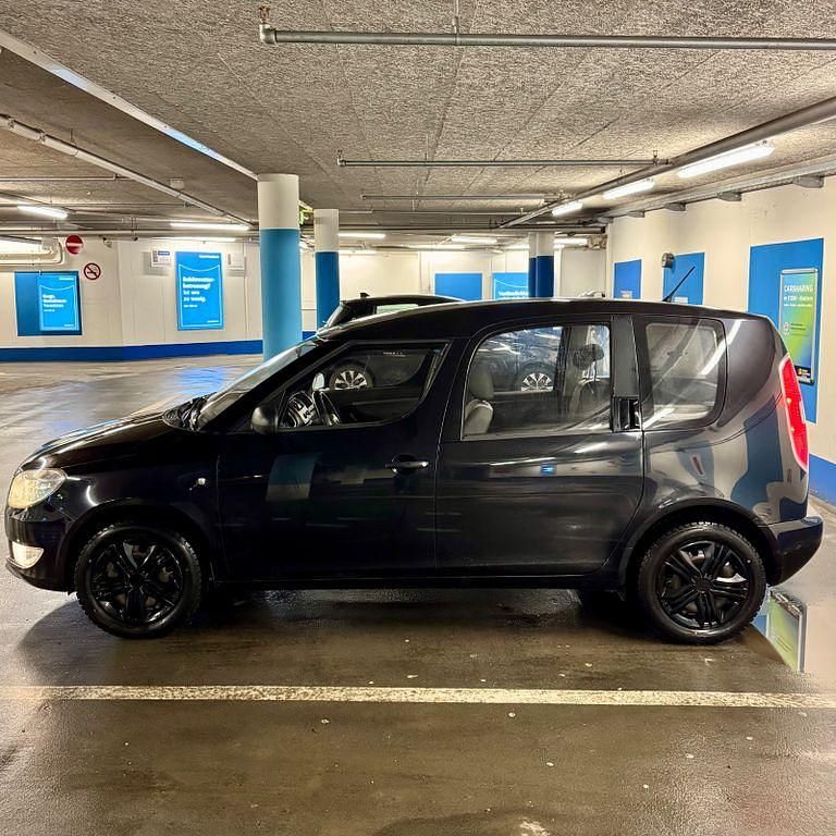 Gebraucht Skoda Roomster 69 PS (50 kW) 2012 Schwarz Van / Kleinbus