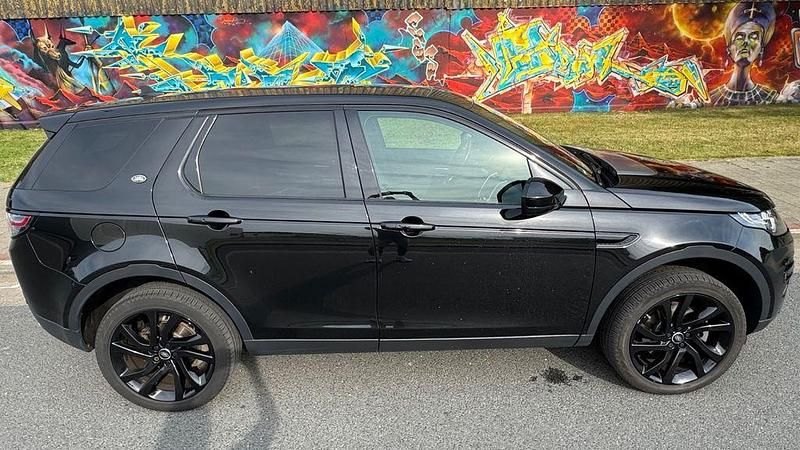 Schwarz Gebraucht 2015 Land Rover Discovery Sport SE SUV | 15.800 € (Fairer Preis) - Bild 1/4
