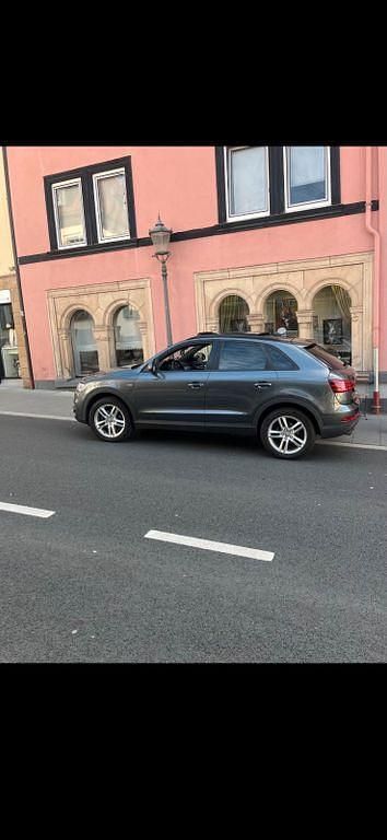 Grau Gebraucht 2012 Audi Q3 S-Line SUV | 15.000 € (Fairer Preis) - Bild 1/4