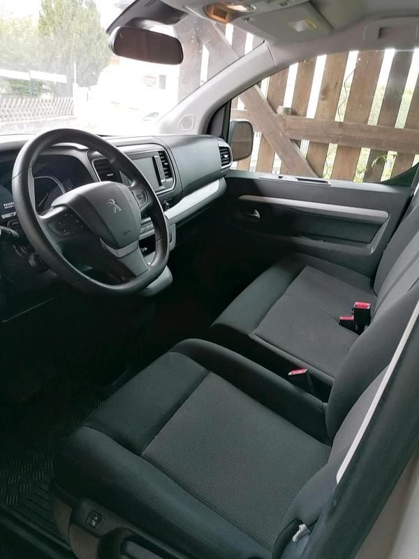 Gebraucht Peugeot Traveller 177 PS (130 kW) 2021 Grau Van / Kleinbus