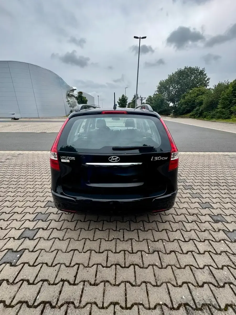 Gebraucht Hyundai i30 109 PS (80 kW) 2012 Schwarz Kombi