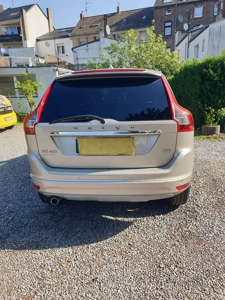 Gebraucht Volvo XC60 150 PS (110 kW) 2016 Braun SUV