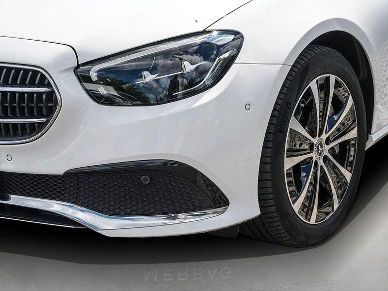 Gebraucht Mercedes E300 Avantgarde 306 PS (225 kW) 2022 Polarweiß Limousine