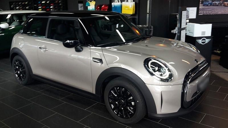 Gebraucht Mini Cooper Classic 136 PS (100 kW) 2021 Grau Kleinwagen
