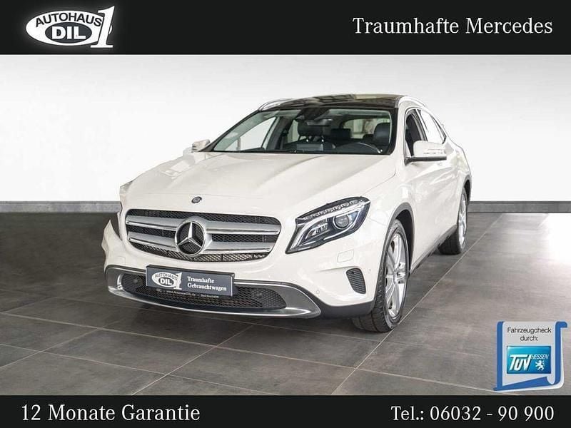 Weiß (calcitweiss unilack) Gebraucht 2017 Mercedes GLA220 SUV | 22.850 € (Fairer Preis) - Bild 1/3