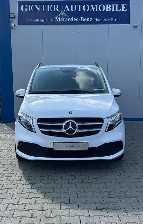 Gebraucht Mercedes V220 163 PS (119 kW) 2020 Weiß Van / Kleinbus