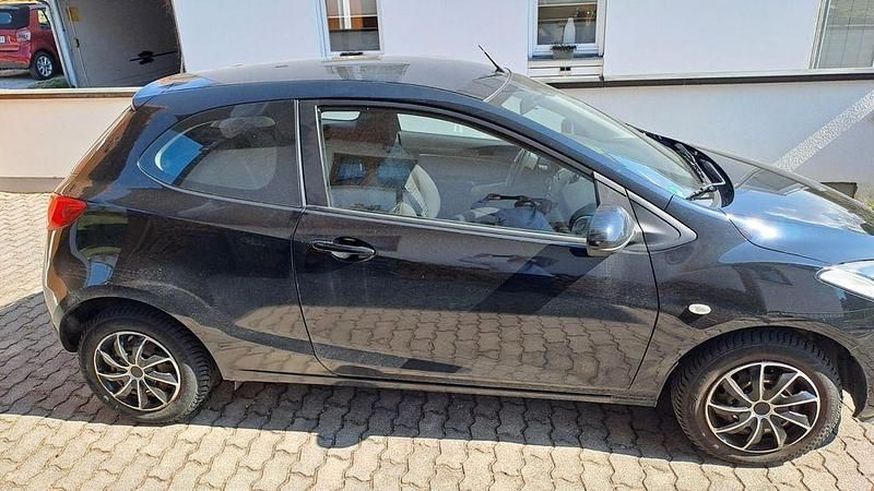 Gebraucht Mazda 2 Inclusive 75 PS (55 kW) 2009 Schwarz Kleinwagen