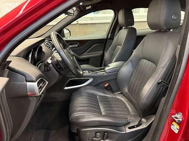 Gebraucht Jaguar F-Pace Portfolio 300 PS (220 kW) 2017 Rot metallic SUV