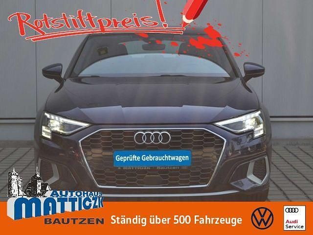 Blau Gebraucht 2020 Audi A3 Advanced Limousine | 27.639 € (Teuer) - Bild 1/4