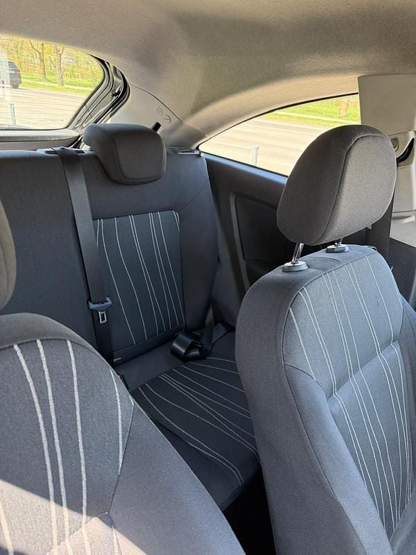 Second-hand Opel Corsa 80 CP (58 kW) 2007 Negru Hatchback
