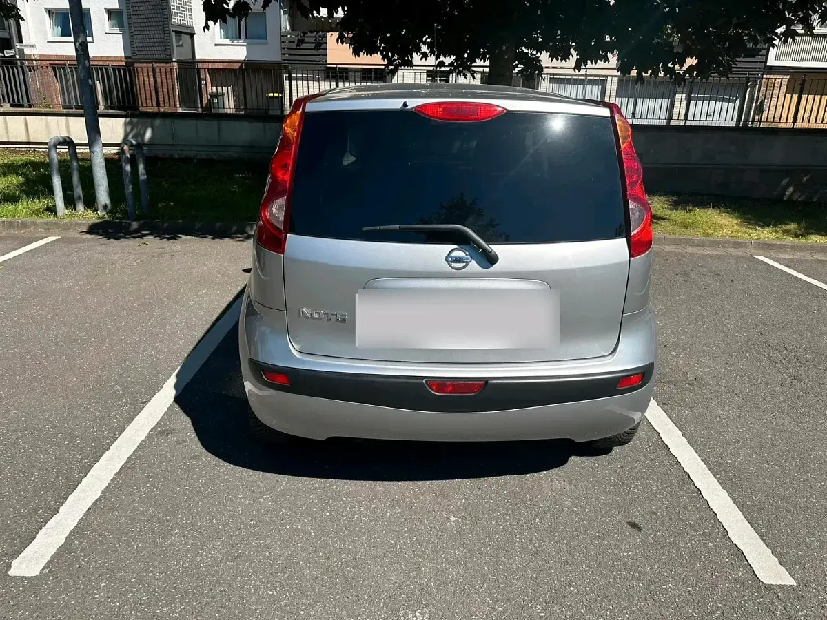 Gebraucht Nissan Note 88 PS (64 kW) 2006 Silber Kleinwagen