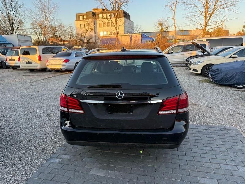 Gebraucht Mercedes E200 136 PS (100 kW) 2016 Schwarz Kombi