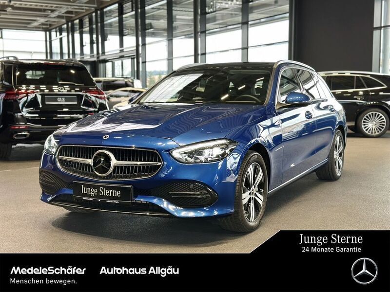 Blau Gebraucht 2024 Mercedes C300e Avantgarde Limousine | 40.850 € (Guter Preis) - Bild 1/4