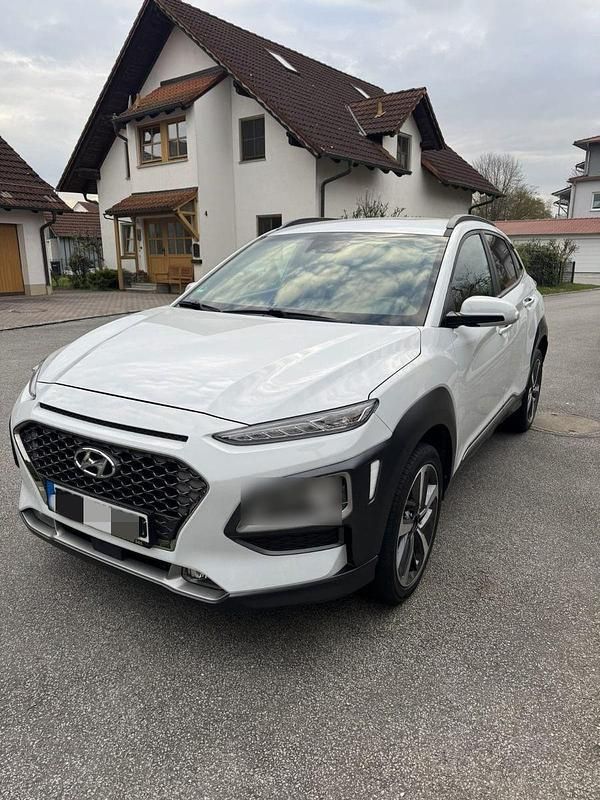 Weiß Gebraucht 2017 Hyundai Kona Style SUV | 15.800 € (Fairer Preis) - Bild 1/4