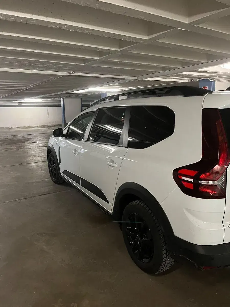 Gebraucht Dacia Jogger Extreme 110 PS (80 kW) 2023 Weiß Van / Kleinbus
