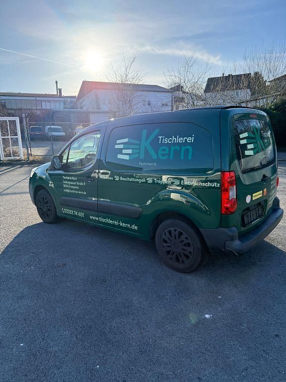 Grün Gebraucht 2010 Peugeot Partner Van / Kleinbus | 3.500 € (Fairer Preis) - Bild 1/4