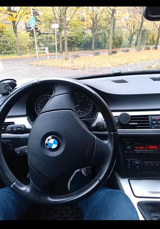 Gebraucht BMW 318 130 PS (95 kW) 2006 Grau Kombi