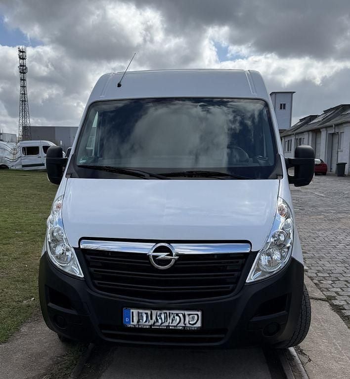 Gebraucht Opel Movano 131 PS (96 kW) 2019 Weiß Van / Kleinbus