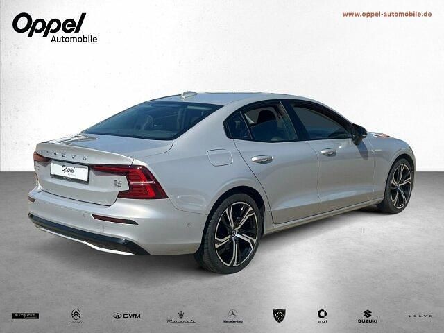 Gebraucht Volvo S60 145 PS (106 kW) 2023 Limousine