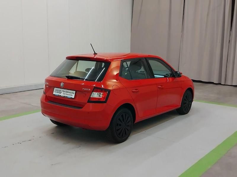 Gebraucht Skoda Fabia 75 PS (55 kW) 2015 Rot Limousine