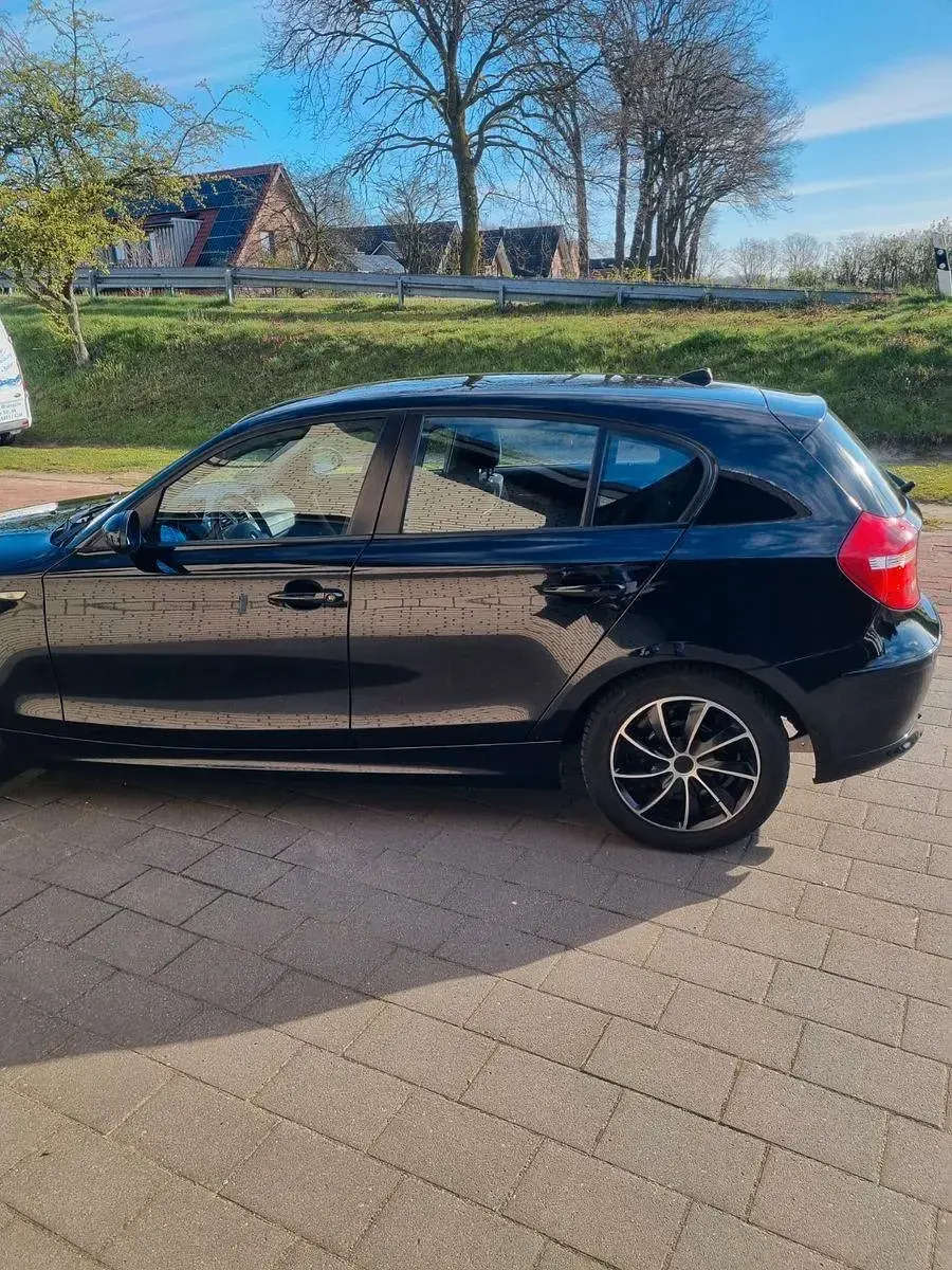 Gebraucht BMW 116 122 PS (89 kW) 2007 Schwarz Kleinwagen