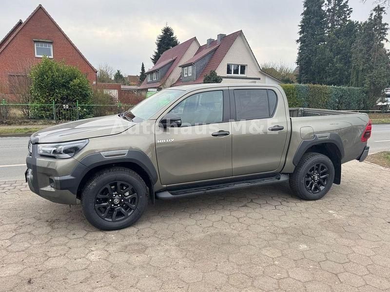 Manganbronze Neu 2024 Toyota HiLux Abholung | 51.490 € (Fairer Preis) - Bild 1/4