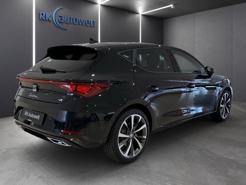 Gebraucht Seat Leon FR 150 PS (110 kW) 2024 Schwarz Limousine