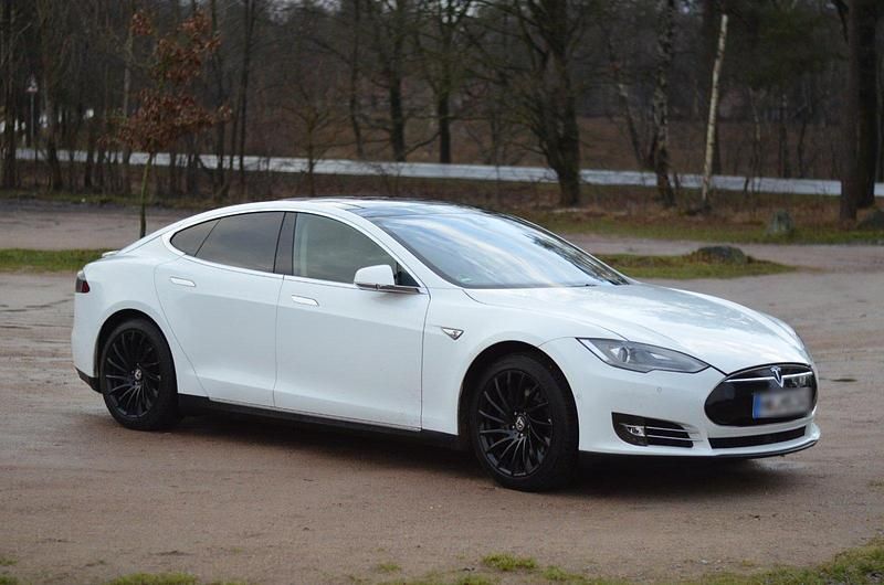 Second-hand Tesla Model S 22 kW (30 CP) 2014 Hatchback