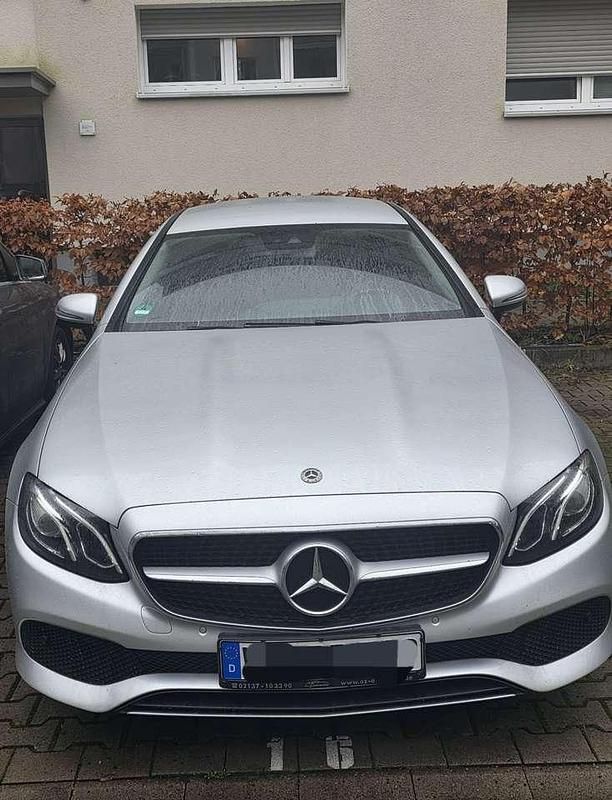 Gebraucht Mercedes E220 AMG 194 PS (142 kW) 2017 Silber Cabrio