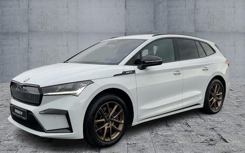 Weiß Gebraucht 2023 Skoda Enyaq iV SportLine SUV | 39.870 € (Fairer Preis) - Bild 1/4