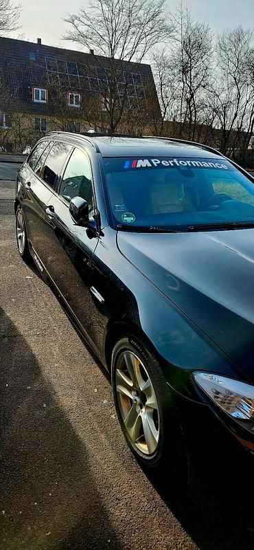 Gebraucht BMW 530 258 PS (189 kW) 2013 Schwarz Kombi