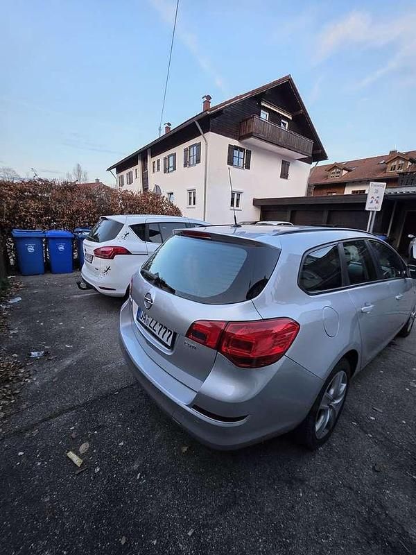 Gebraucht Opel Astra Selection 110 PS (80 kW) 2011 Kombi