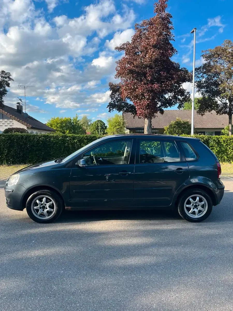 Gebraucht VW Polo Comfortline 75 PS (55 kW) 2005 Grau Kleinwagen